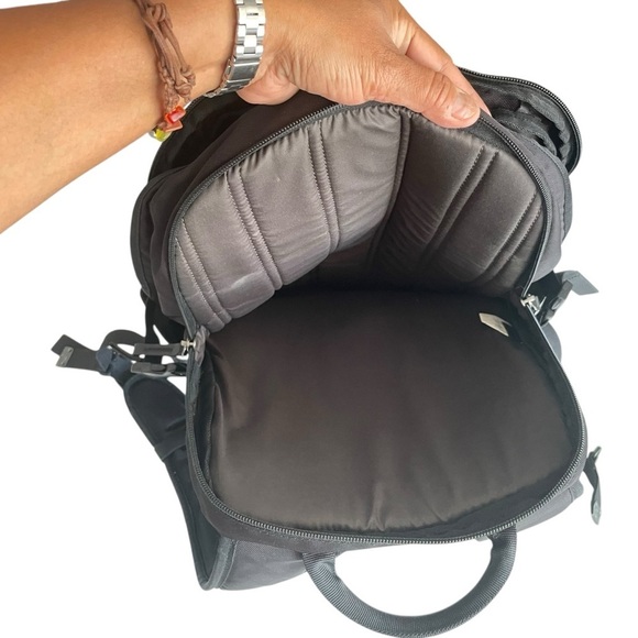 Victorinox Unisex Black Altmont 3.0 Backpack - Picture 9 of 12